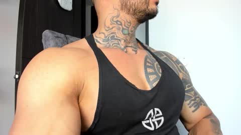 Snapshot of ryanjhonston chatting on 24, 11, 2025 Ryan online show from 24, 11, 2025