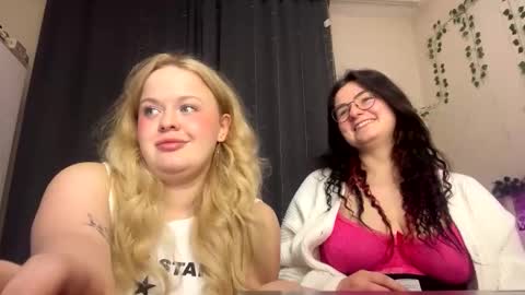 Snapshot of s_katekisa_ss chatting on 18, 3, 2026 Kate online show from 18, 3, 2026