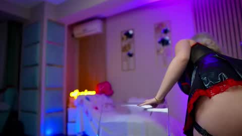 SabrinaJade online show from 17, 12, 2025