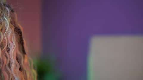  Sabrina  online show from 9, 7, 2026