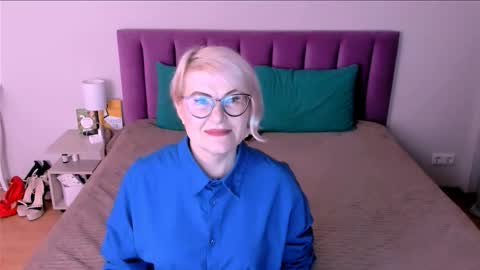 Sabrina MacMarren online show from 3, 11, 2025