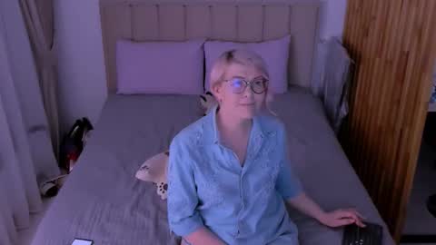 Sabrina MacMarren online show from 13, 3, 2026