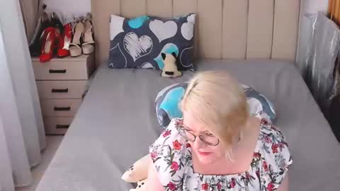 Sabrina MacMarren online show from 28, 7, 2026