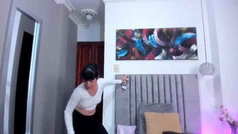 Snapshot of sabrinawarren_ chatting on 8, 5, 2026 Sabrina Warren online show from 8, 5, 2026