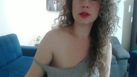 sacrletardiente online show from 9, 10, 2025