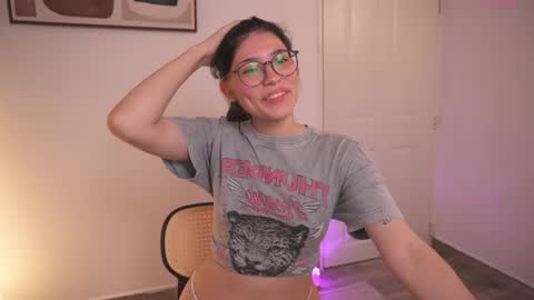 Snapshot of sadelune chatting on 15, 2, 2026 An online show from 15, 2, 2026