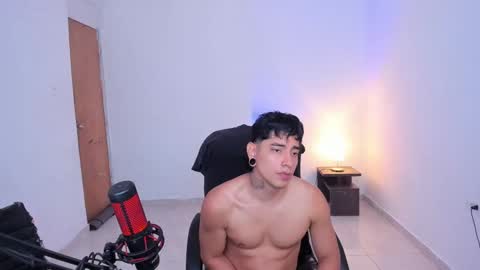 Snapshot of saenz_hotx chatting on 10, 10, 2025 saenz_hotx online show from 10, 10, 2025