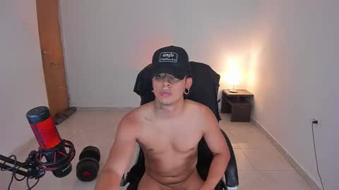 Snapshot of saenz_hotx chatting on 24, 10, 2025 saenz_hotx online show from 24, 10, 2025