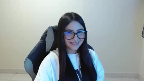 Sahaliefox  online show from 17, 11, 2025