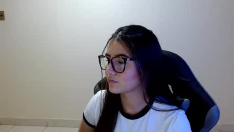 Sahaliefox  online show from 6, 8, 2026