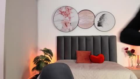 Sahara Garcia online show from 20, 2, 2025