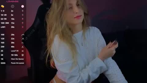 Snapshot of saillise chatting on 7, 11, 2025 Sofia online show from 7, 11, 2025