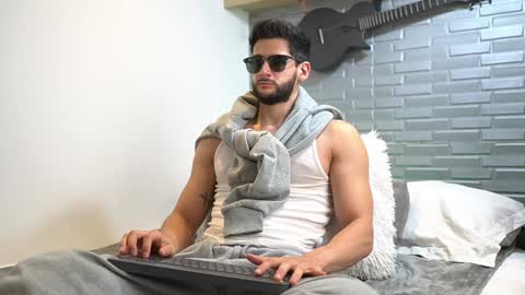 saimon  online show from 27, 1, 2025