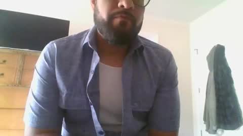 sal cumplaciente online show from 15, 10, 2025