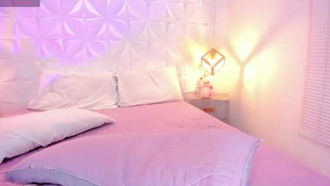 salem_rose01 online show from 20, 6, 2026