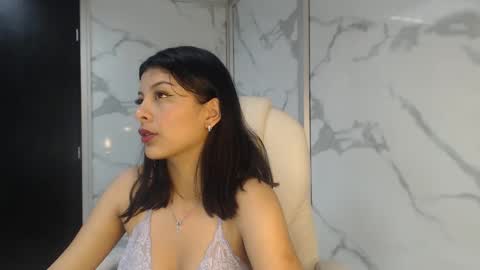 salmaportman_ online show from 25, 1, 2025