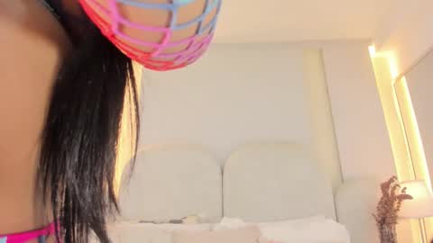   online show from 18, 9, 2025