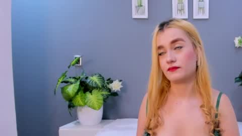 Salome Larzon online show from 7, 5, 2026