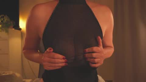 IsaBella-  online show from 7, 5, 2026