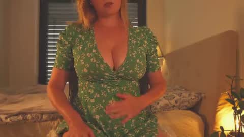 IsaBella-  online show from 6, 8, 2026