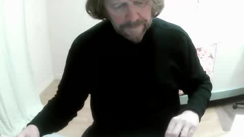 Saltimbanquier  Salt  ou  Banquier  online show from 6, 12, 2024