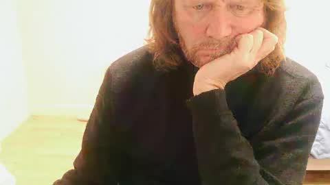 Saltimbanquier  Salt  ou  Banquier  online show from 24, 10, 2025