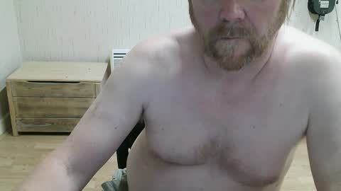 Snapshot of saltimbanquier chatting on 28, 5, 2026 Saltimbanquier Salt ou Banquier online show from 28, 5, 2026