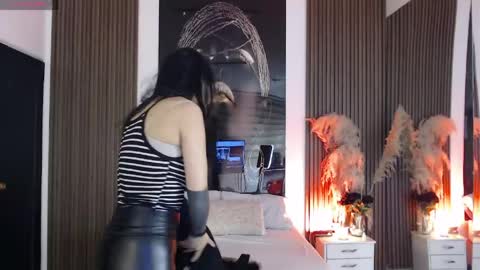 SAM MANSON online show from 28, 4, 2026
