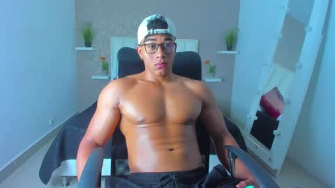 Snapshot of sam_rouge chatting on 1, 3, 2025 sam_rouge online show from 1, 3, 2025