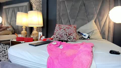 Samanta... online show from 26, 2, 2025