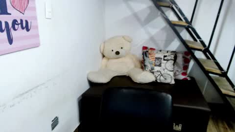 Snapshot of samantha2girl chatting on 17, 12, 2024 samantha online show from 17, 12, 2024