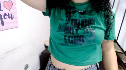 Snapshot of samantha2girl chatting on 22, 1, 2025 samantha online show from 22, 1, 2025