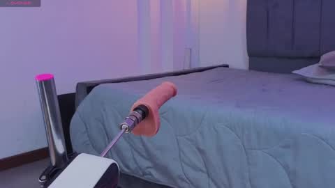 samantha_blow online show from 28, 4, 2026
