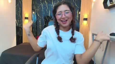 Snapshot of samantha_fox8 chatting on 16, 5, 2026 online show from 16, 5, 2026