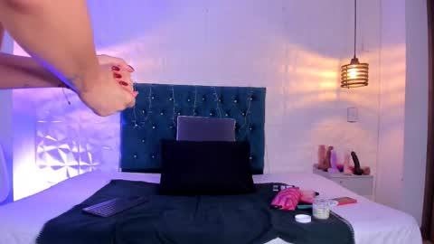 Snapshot of samantha_foxyy chatting on 4, 3, 2026 samantha_foxyy online show from 4, 3, 2026