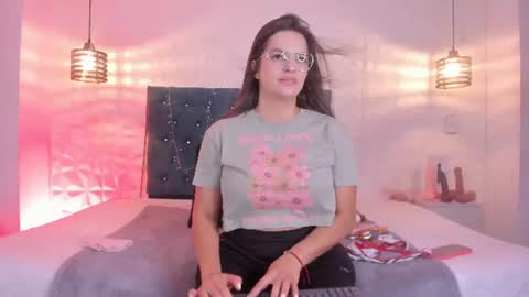 samantha_foxyy online show from 29, 6, 2026