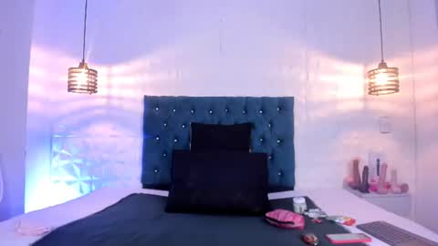 samantha_foxyy online show from 5, 7, 2026