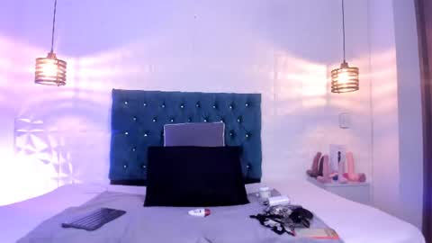 samantha_foxyy online show from 15, 7, 2026