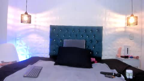 samantha_foxyy online show from 28, 7, 2026