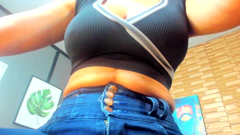 samantha_milfs online show from 17, 1, 2025