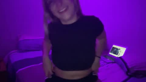 Snapshot of samantha_rooms chatting on 5, 2, 2026 Samantha Rooms online show from 5, 2, 2026