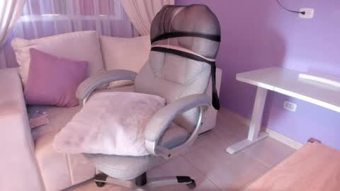 Snapshot of samantha_thompsoon chatting on 7, 5, 2026 samantha_thompsoon online show from 7, 5, 2026