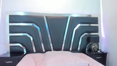 Sweet Samantha   online show from 11, 1, 2025