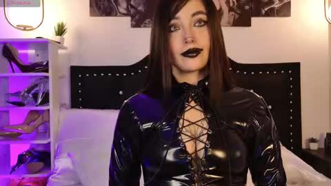 IGSamanthaGrant 10 online show from 2, 11, 2025