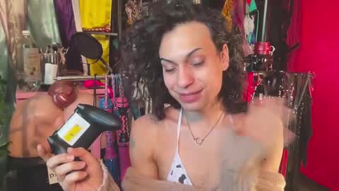 Samantha SayTen online show from 11, 11, 2025