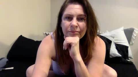 Snapshot of samanthavale chatting on 27, 4, 2026 Samantha Vale online show from 27, 4, 2026