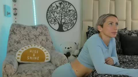 Samixmami online show from 2, 2, 2025