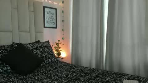 Samixmami online show from 5, 2, 2025