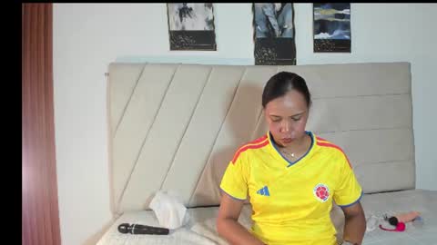Snapshot of samaraa_smith1 chatting on 23, 6, 2026 samaraa_smith1 online show from 23, 6, 2026