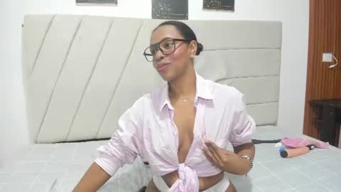 Snapshot of samaraa_smith1 chatting on 23, 7, 2026 samaraa_smith1 online show from 23, 7, 2026